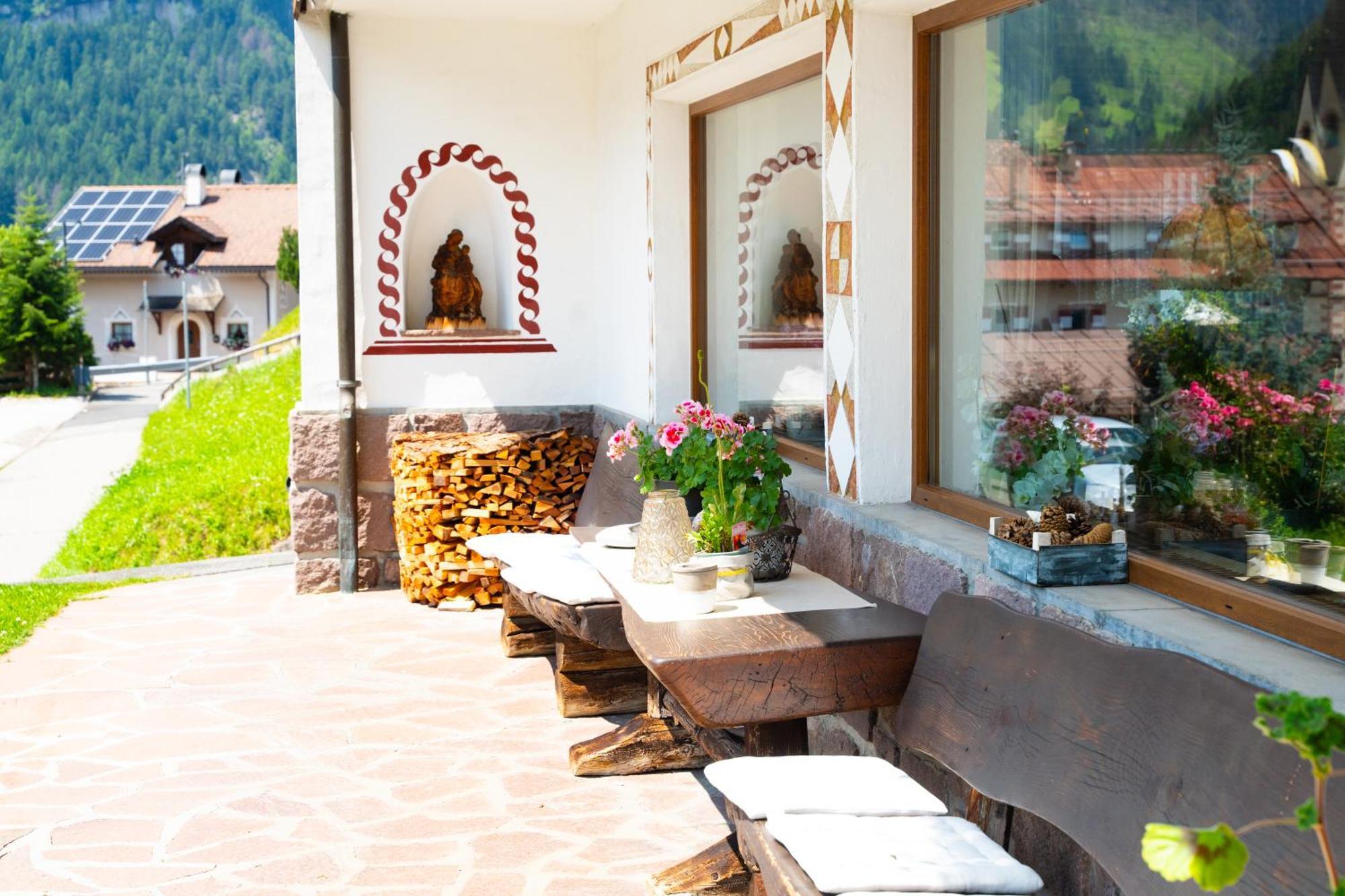 ホテル Garni Cir Santa Cristina Val Gardena エクステリア 写真