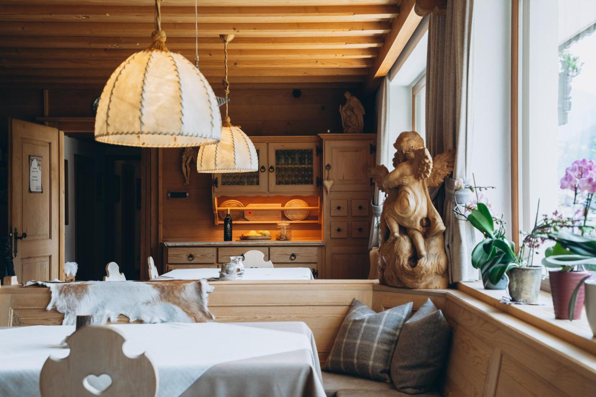 ホテル Garni Cir Santa Cristina Val Gardena エクステリア 写真