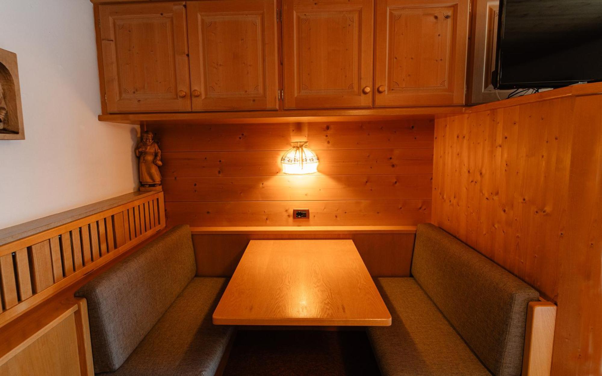 ホテル Garni Cir Santa Cristina Val Gardena エクステリア 写真
